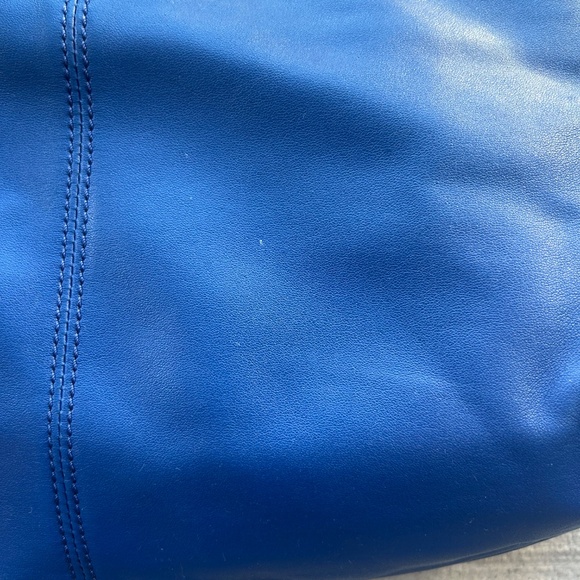 Vintage Soho Coach Shoulder Bag Blue Leather with Silver Buckle - Picture 11 of 14